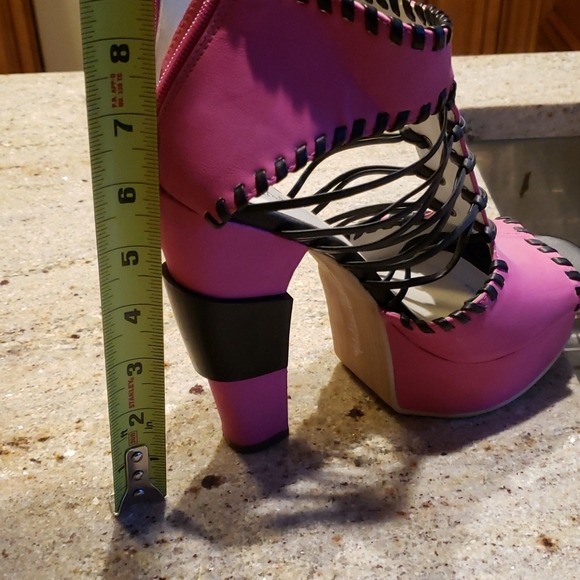 Sexy shoes. High heel block.  size 8 - Picture 3 of 5